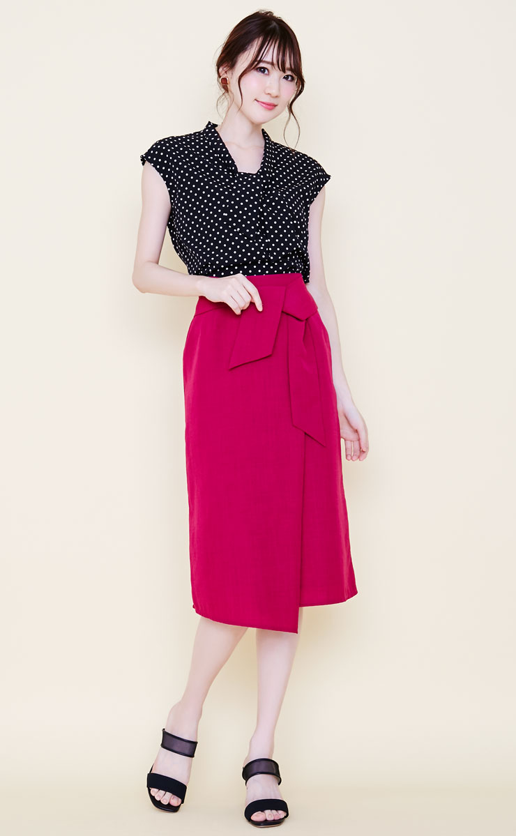 ビビッドピンクとくすみピンクの着比べ比較｜30代に似合う色