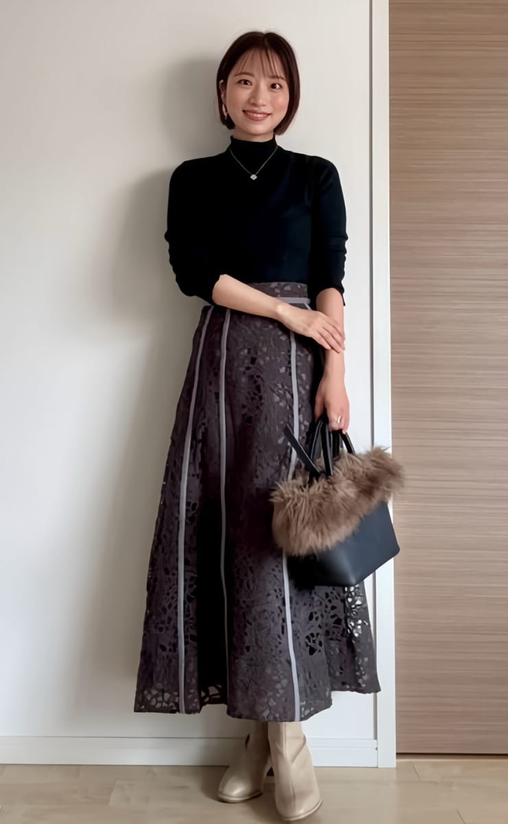 朝クローゼットの前で迷う30代女性