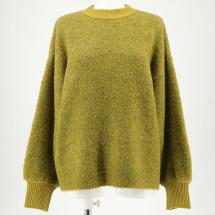 リサイクルブークレ袖ボタン配色ニット